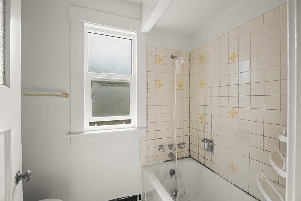 320-324 Athol Avenue