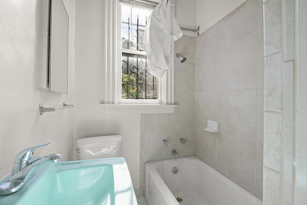 320-324 Athol Avenue