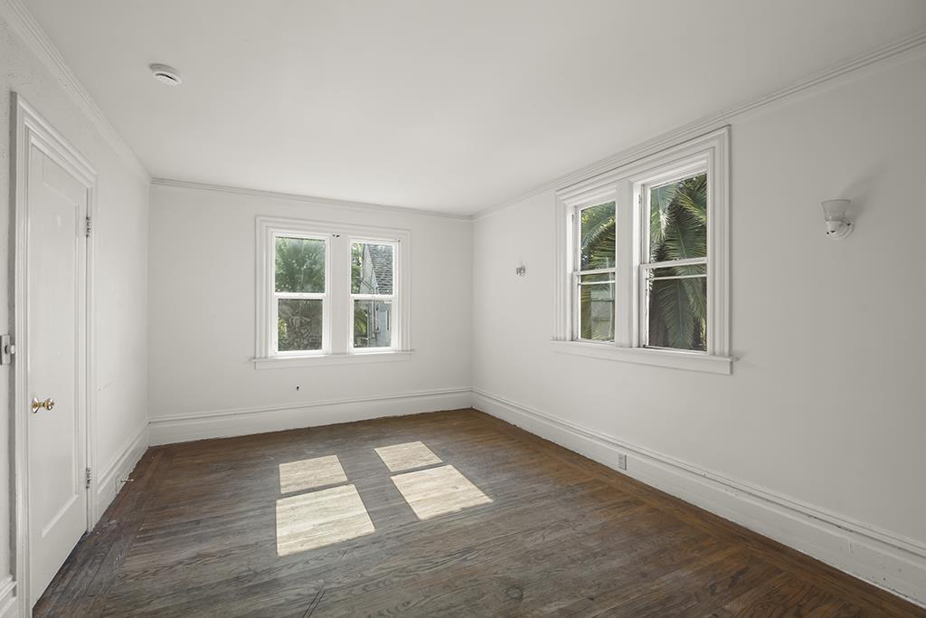 320-324 Athol Avenue