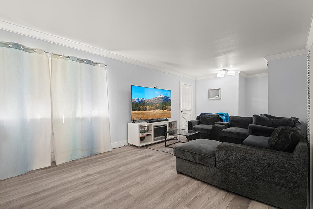 2100 Sahara Way