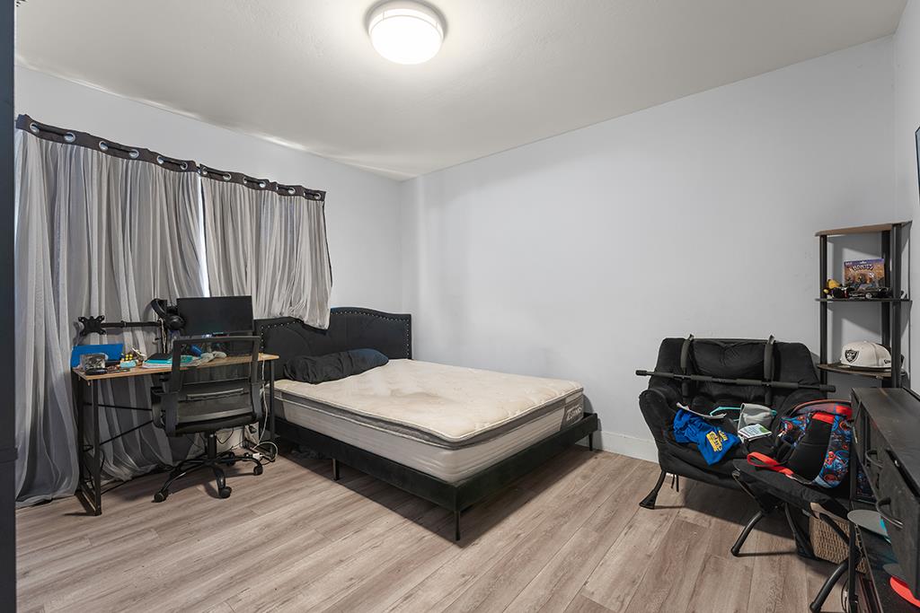 2100 Sahara Way