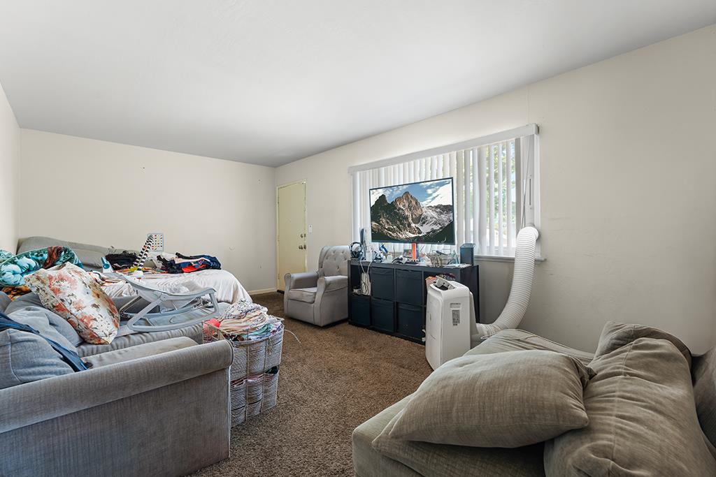 2100 Sahara Way