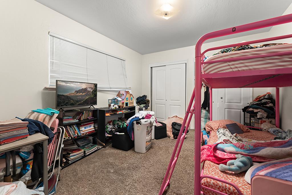 2100 Sahara Way