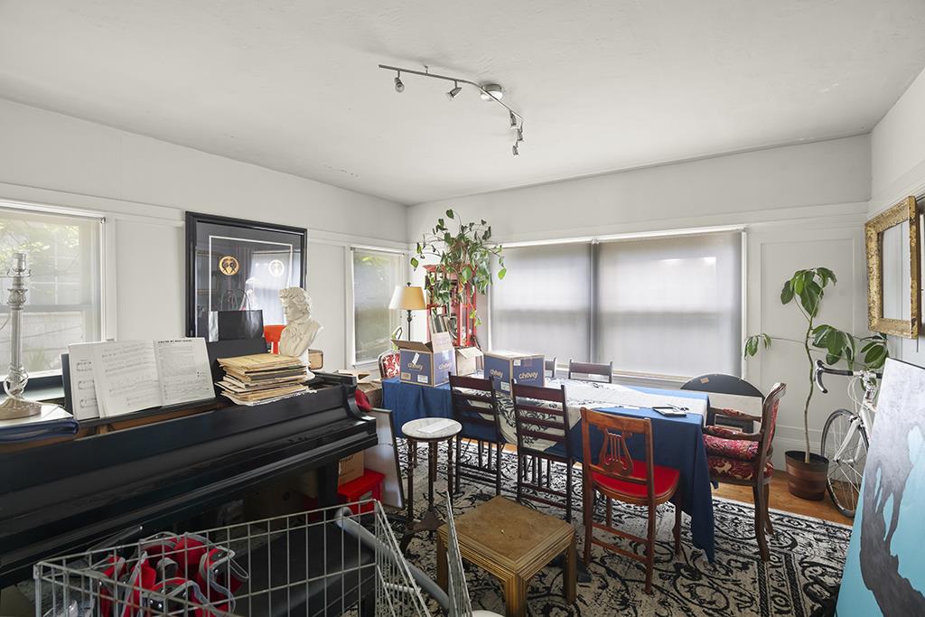326 Athol Avenue