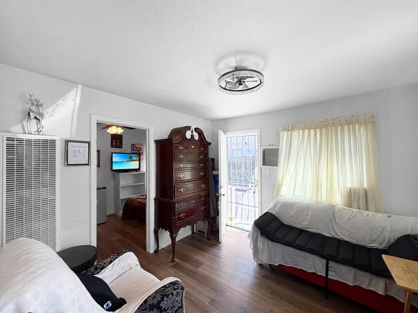 204 Sunset Boulevard