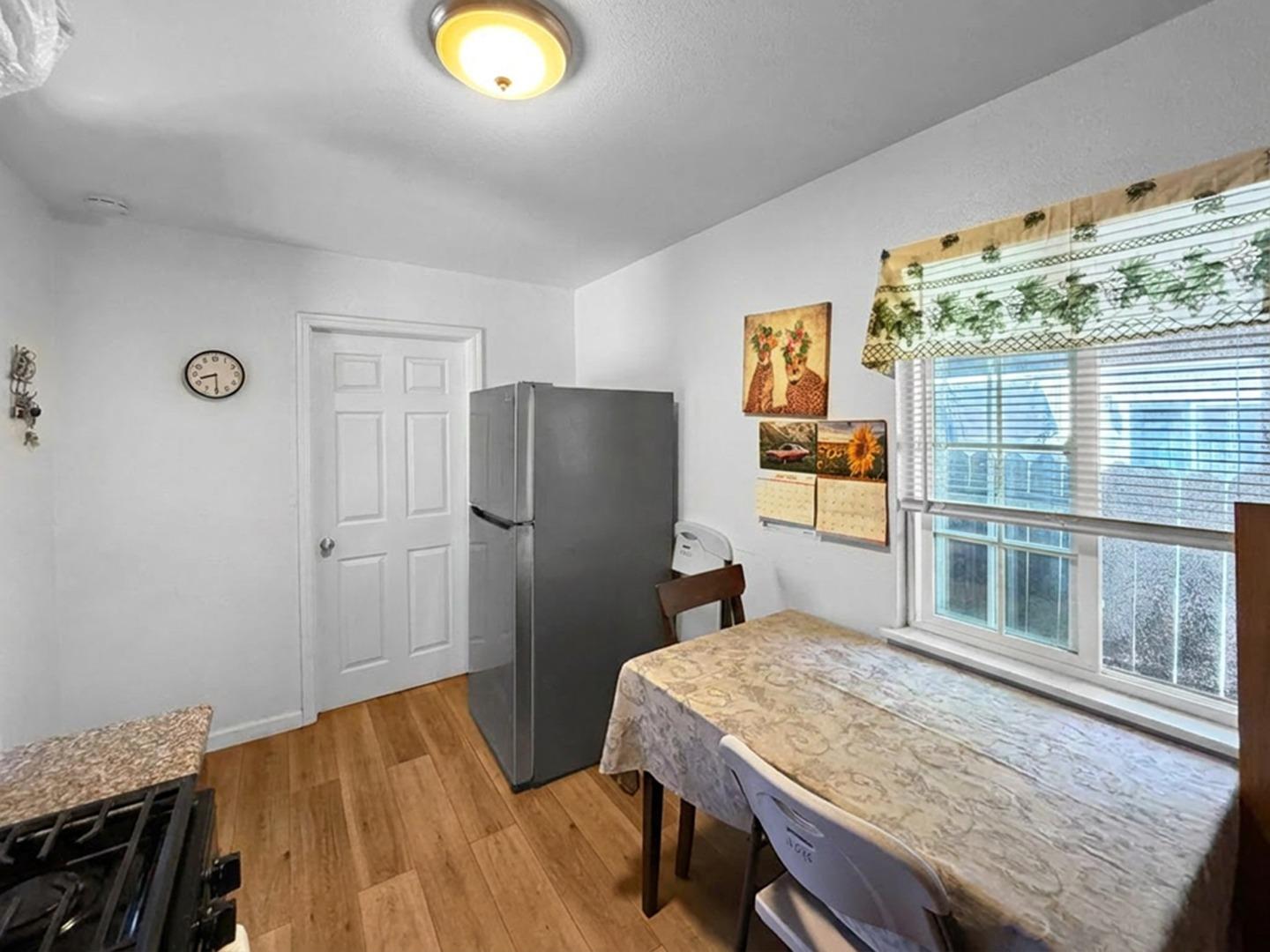 204 Sunset Boulevard