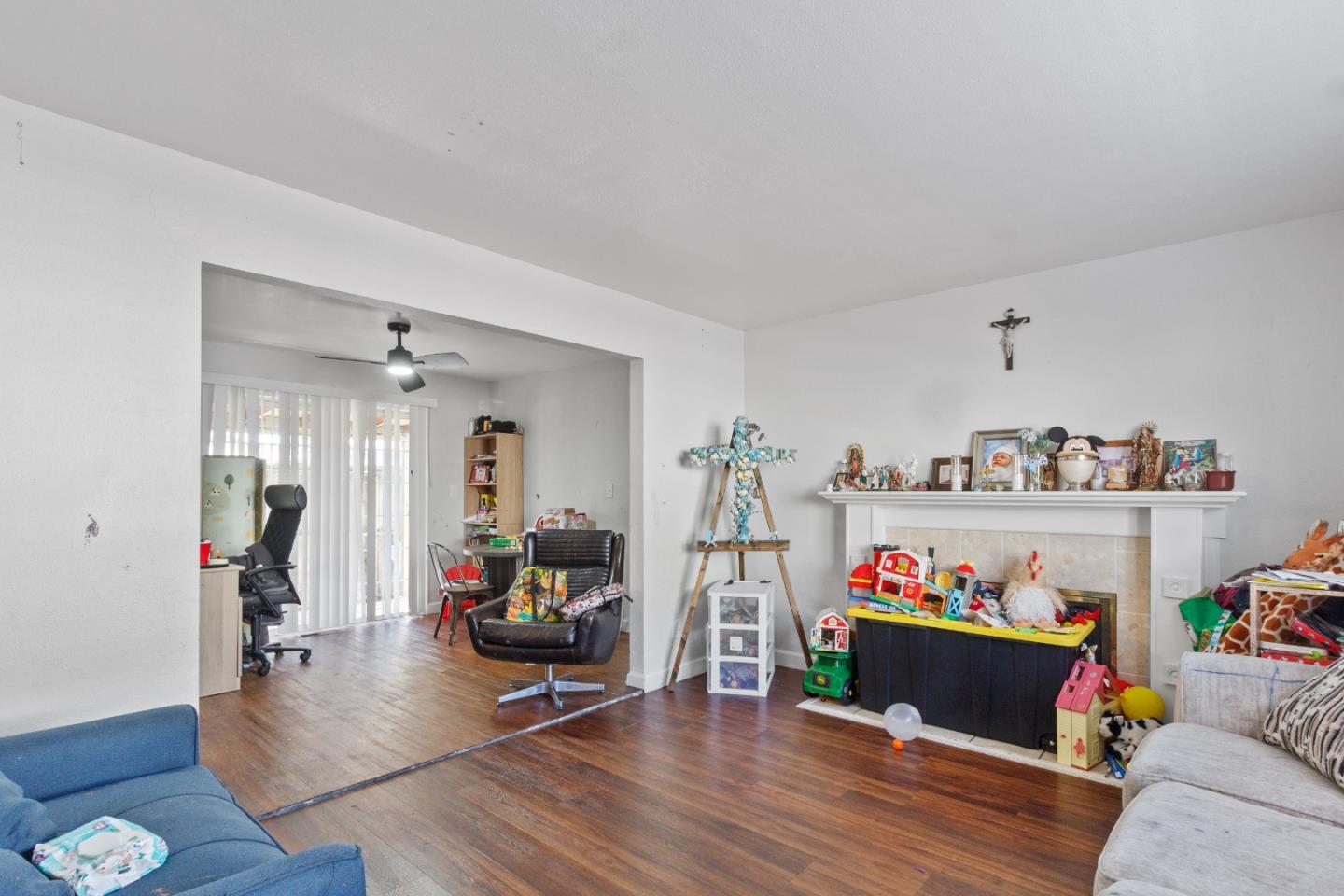 204 Sunset Boulevard