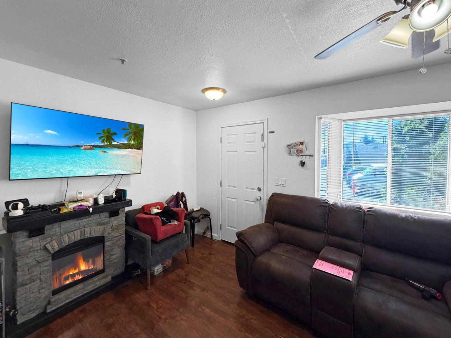204 Sunset Boulevard