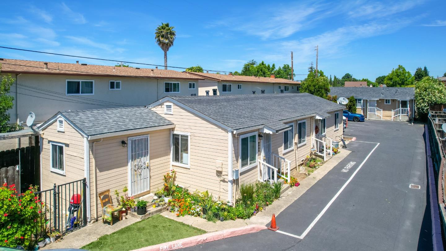 204 Sunset Boulevard