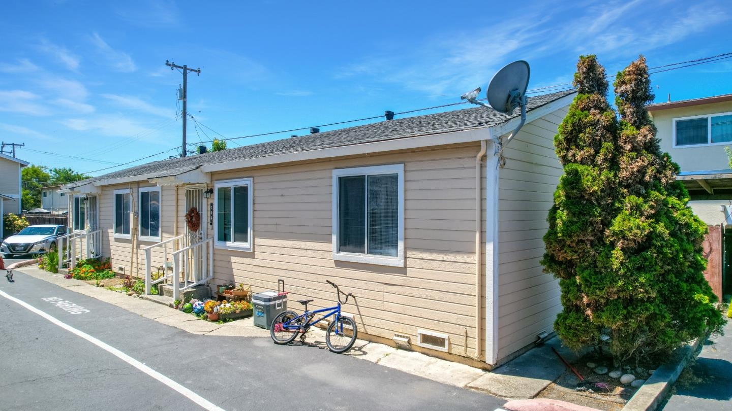 204 Sunset Boulevard