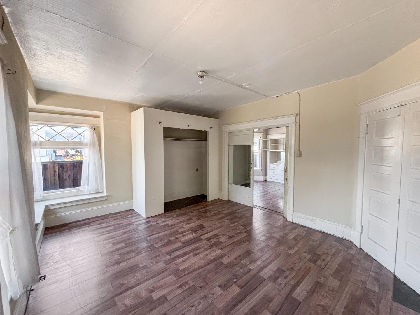 392 N 12th ST