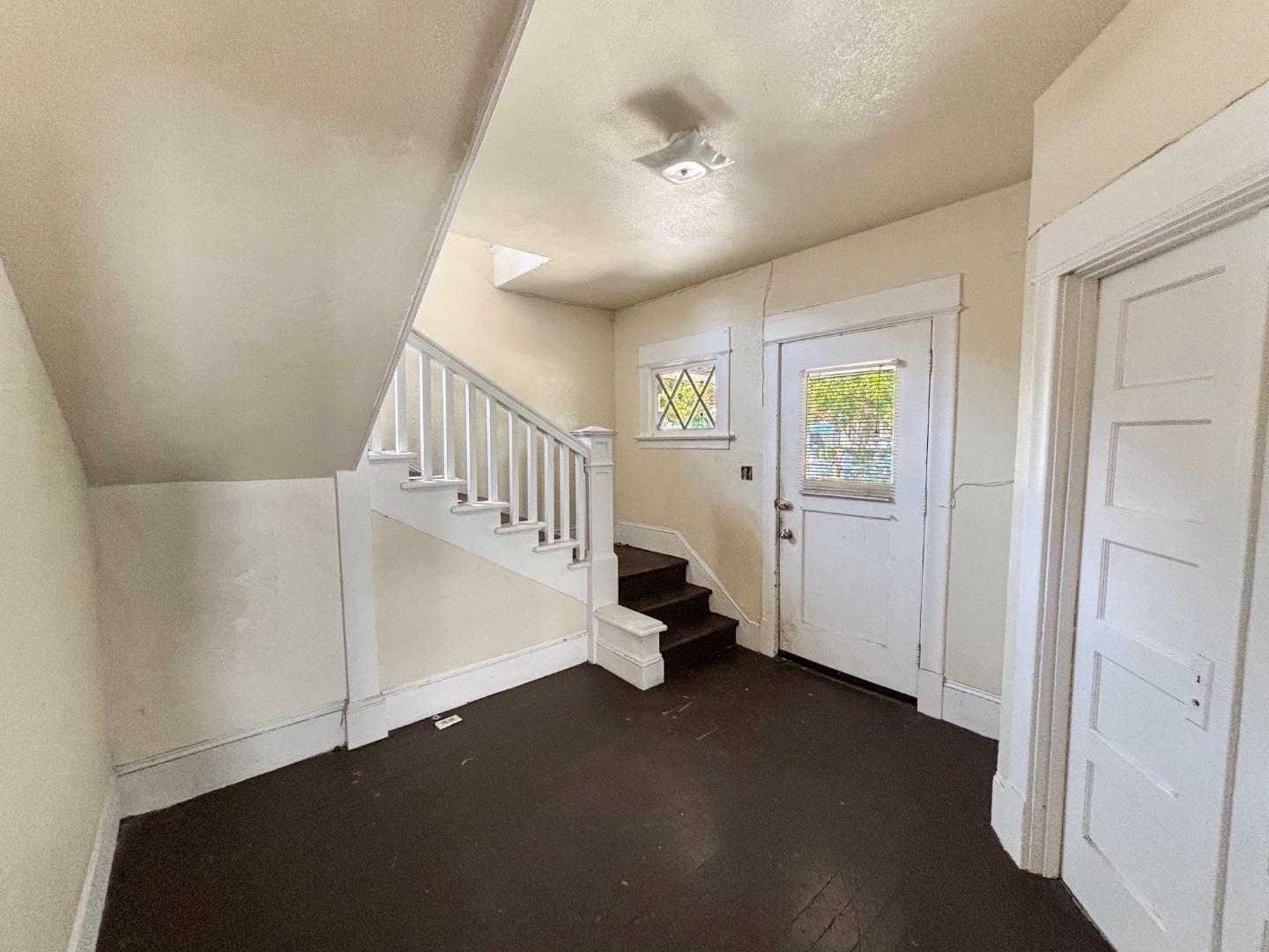 392 N 12th ST