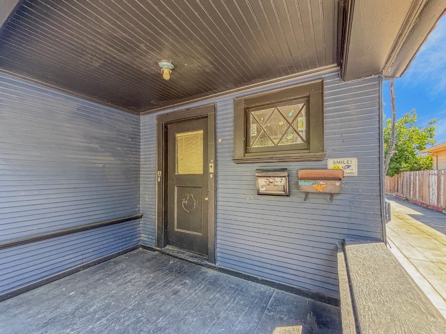 392 N 12th ST