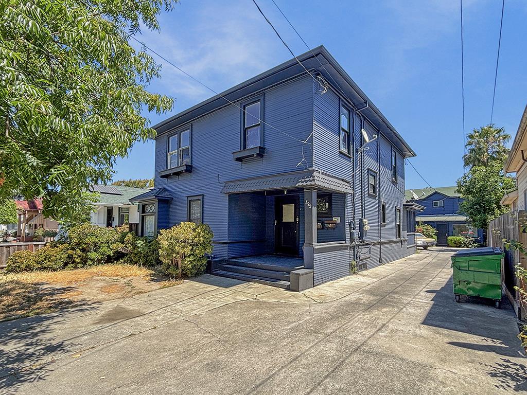 392 N 12th ST