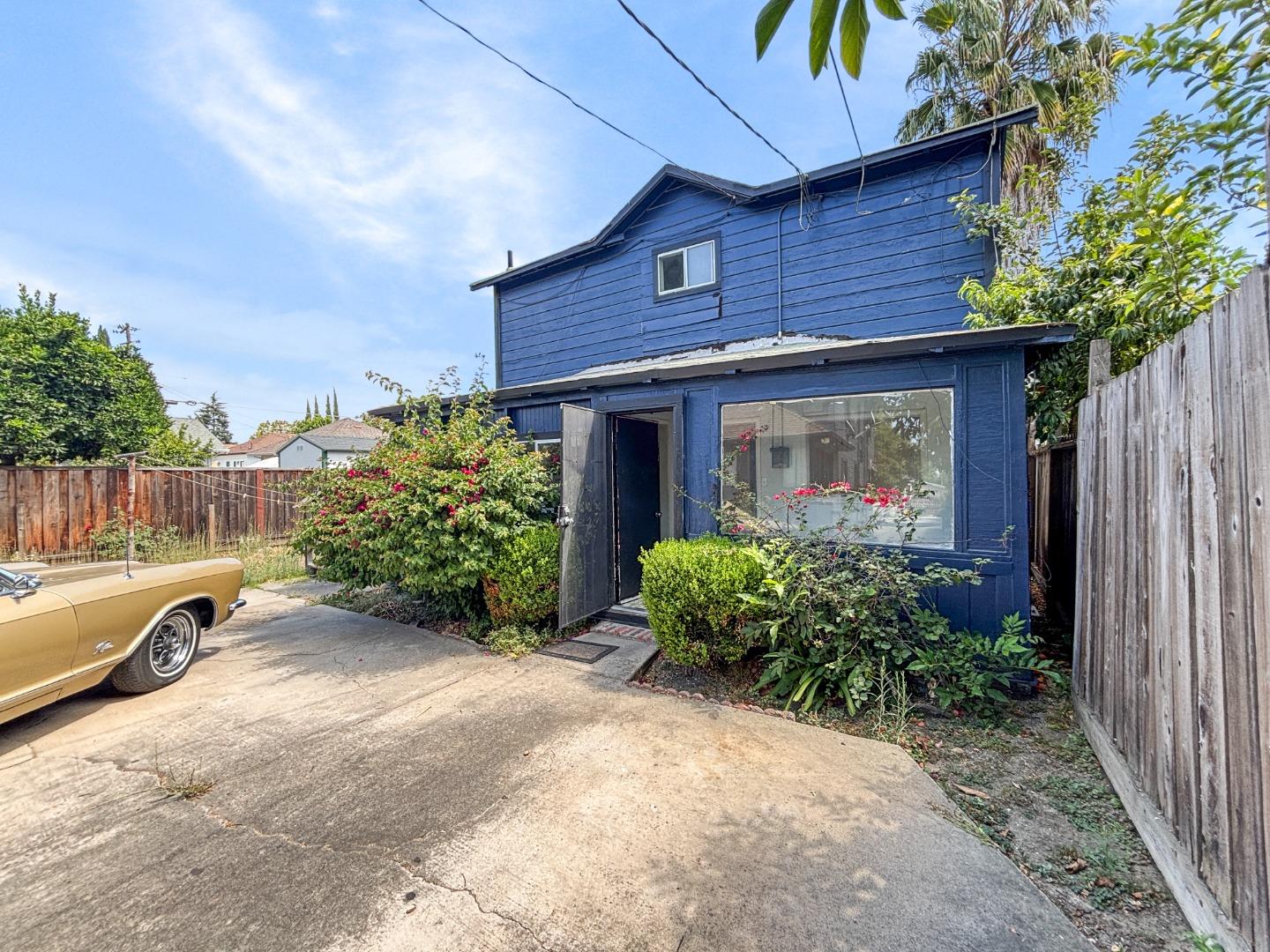 392 N 12th ST