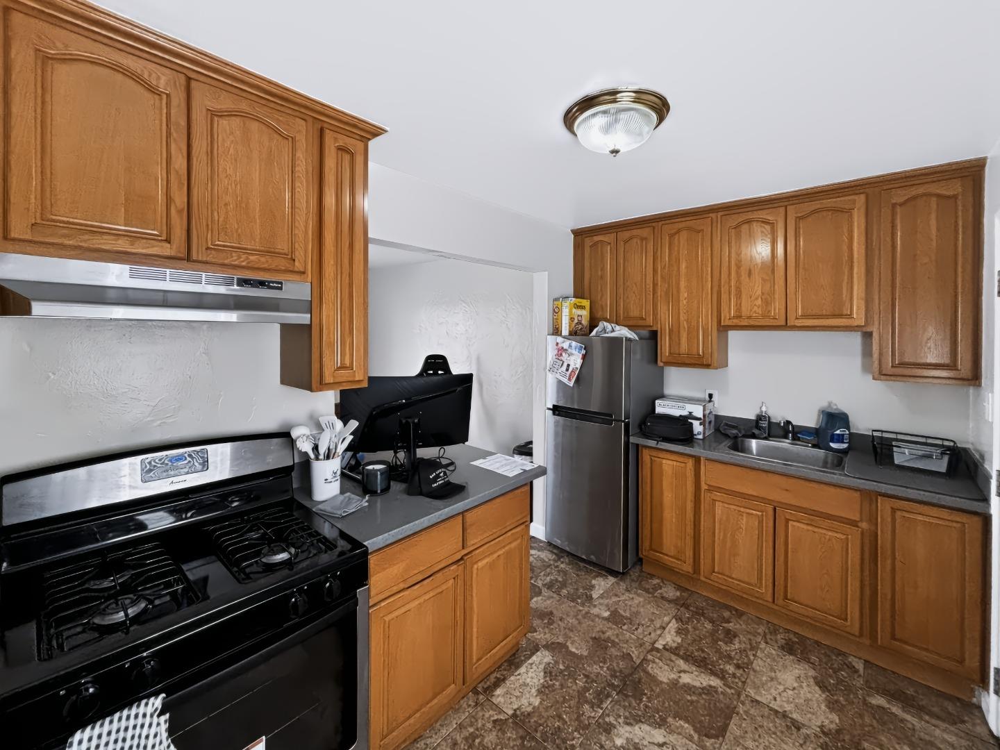 460 S Buena Vista AVE