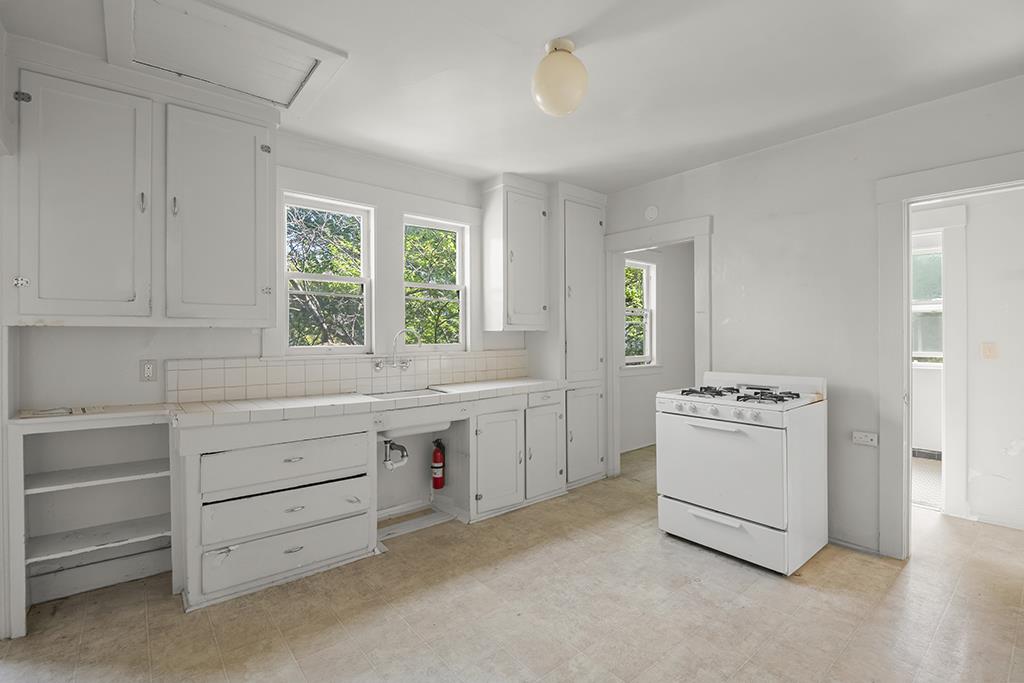 320-330 Athol AVE