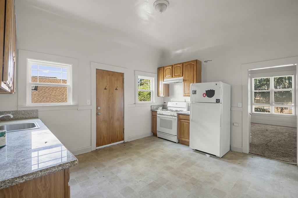 320-330 Athol AVE