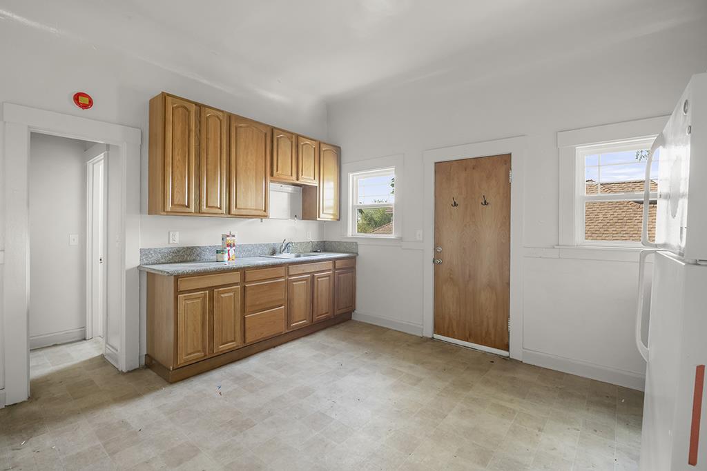 320-330 Athol AVE