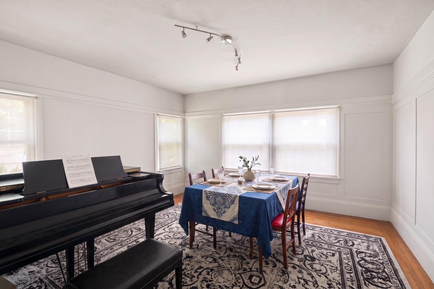 320-330 Athol AVE