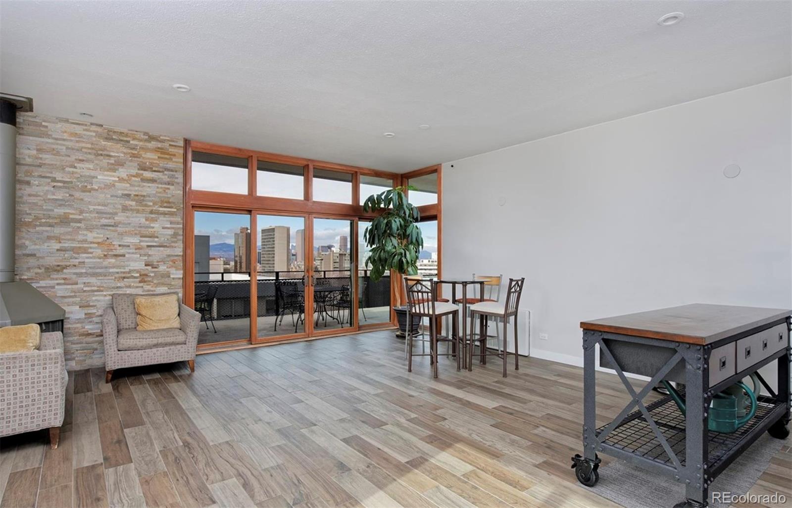 1200 Vine Street Unit: 7C