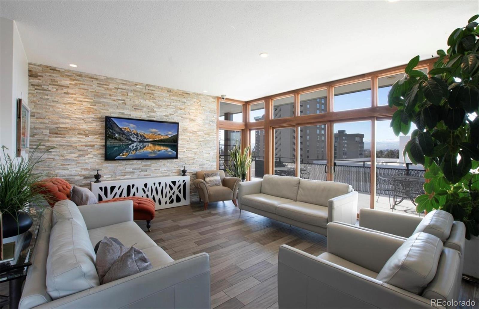 1200 Vine Street Unit: 7C