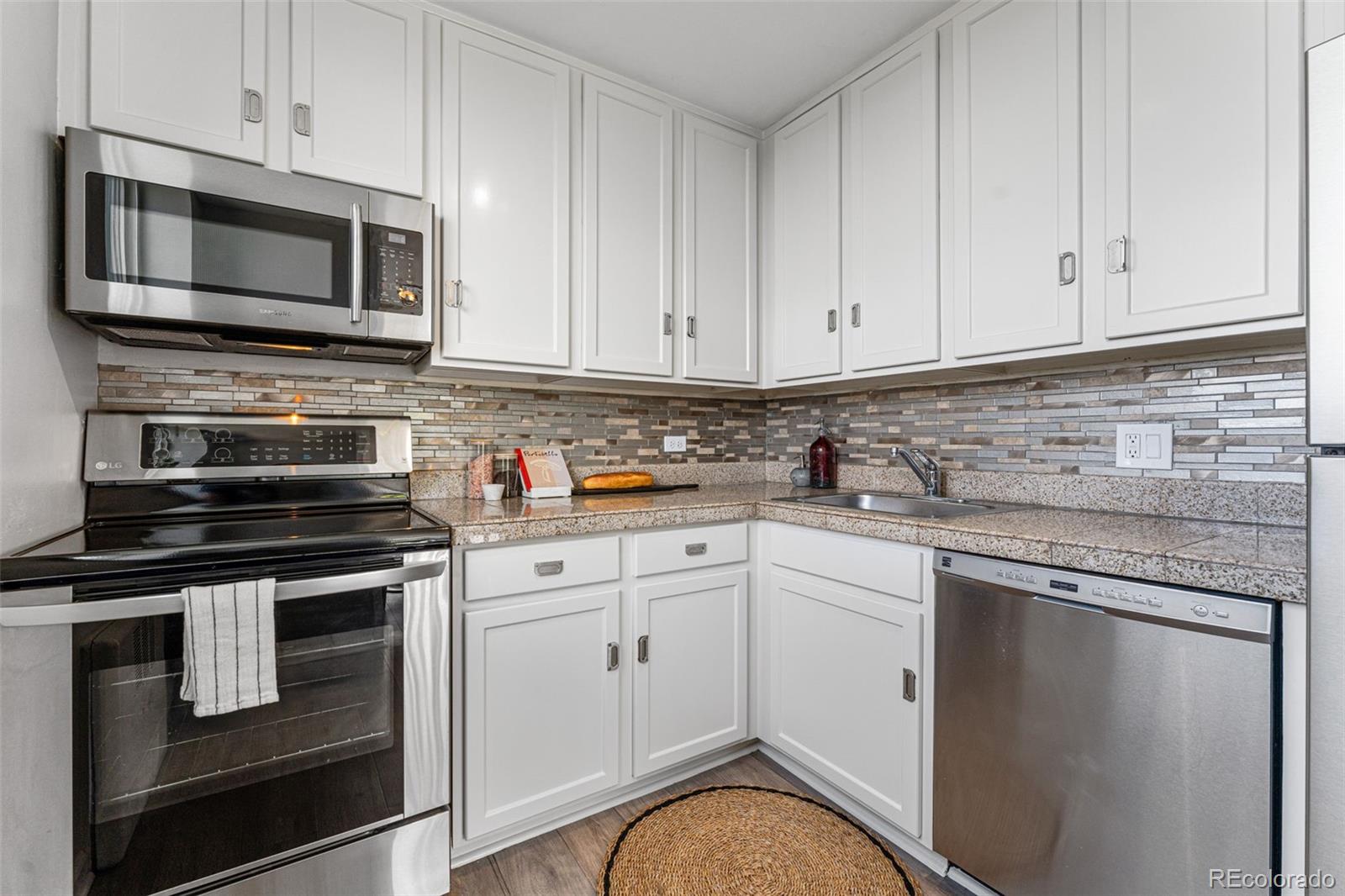 1200 Vine Street Unit: 7C