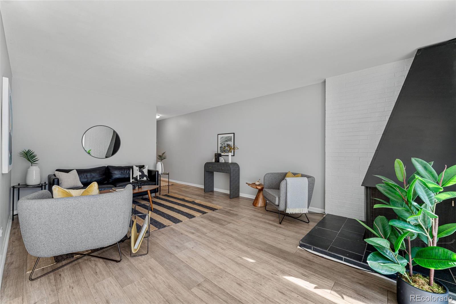 1200 Vine Street Unit: 7C