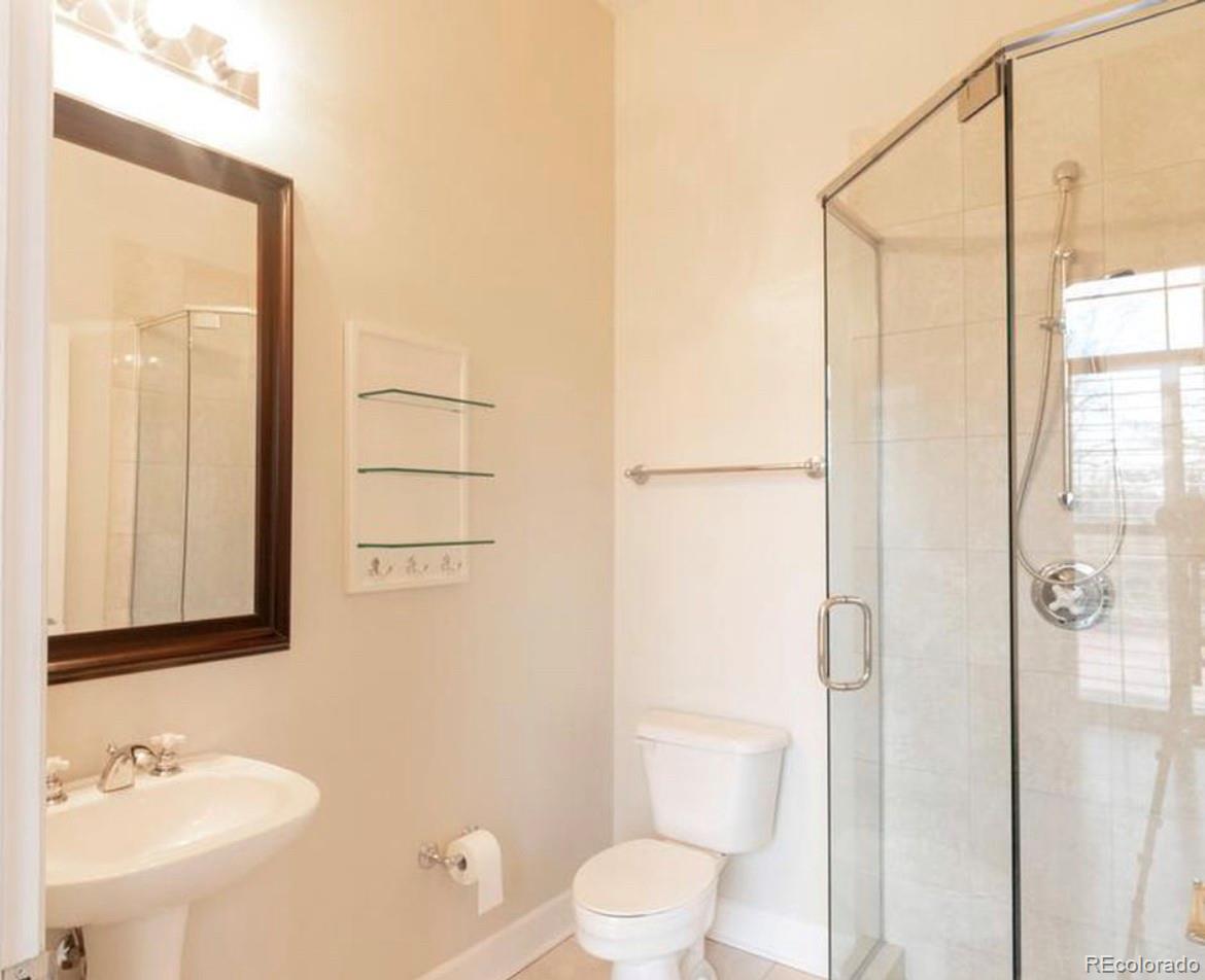 25 N Downing Street Unit: 1-101