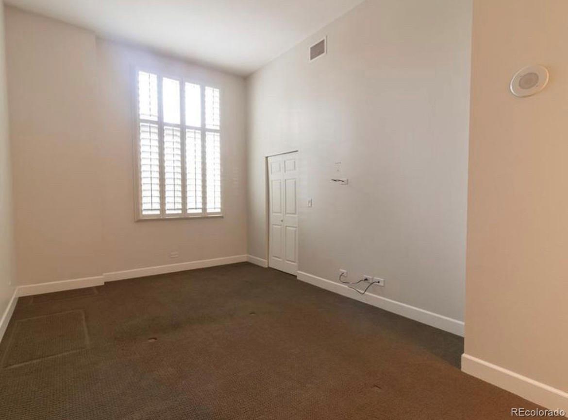 25 N Downing Street Unit: 1-101