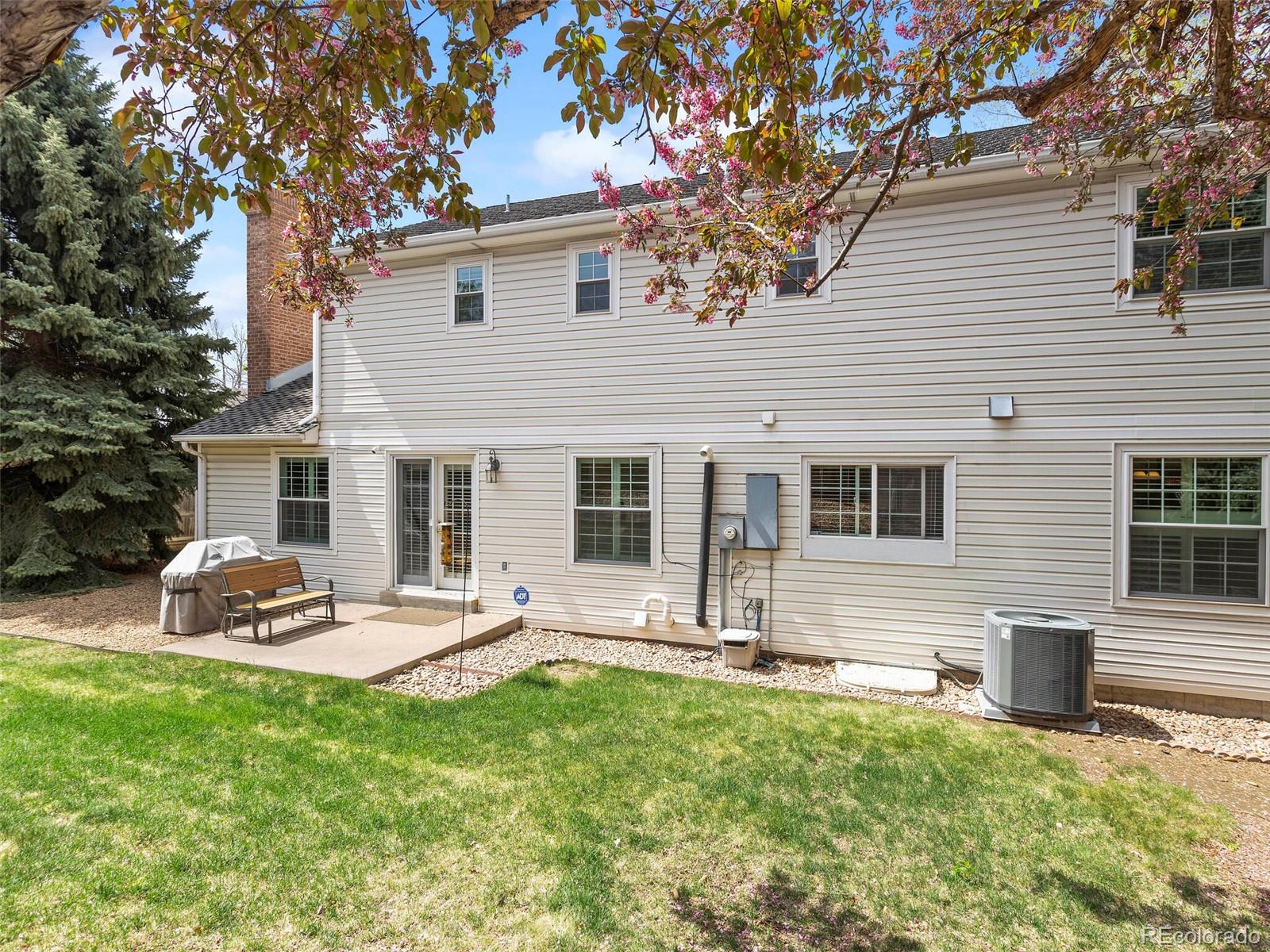 6113 E Peakview Place