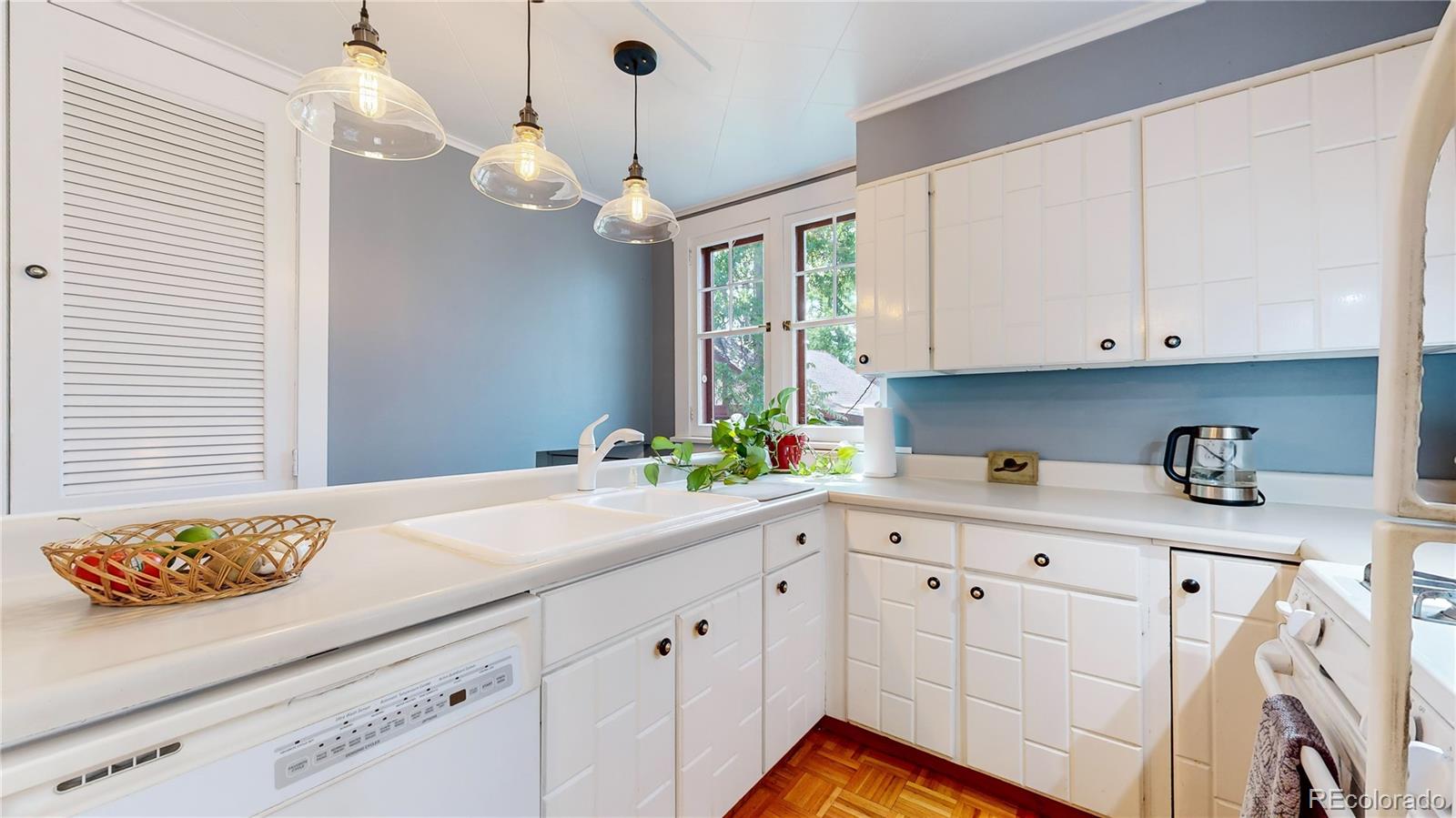 2269 Bellaire Street