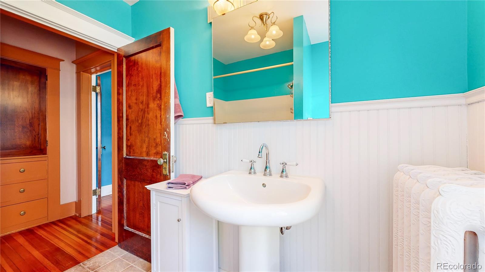 2269 Bellaire Street