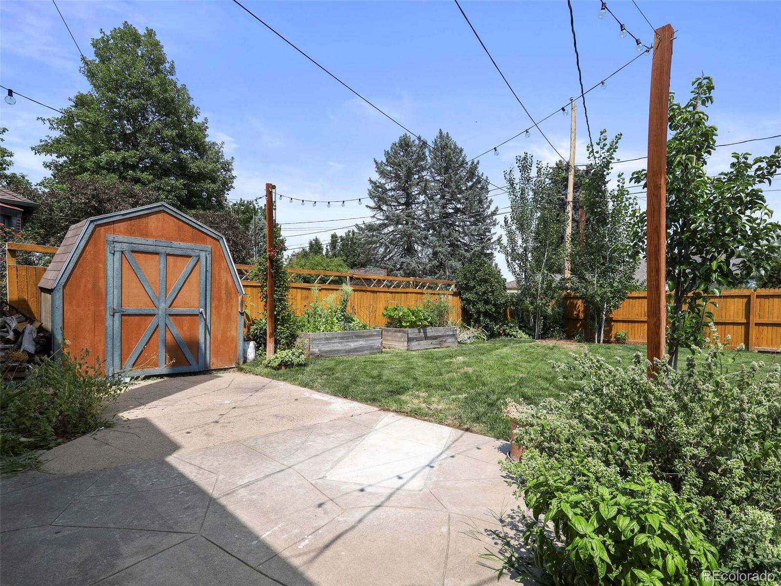 2080 N Locust Street