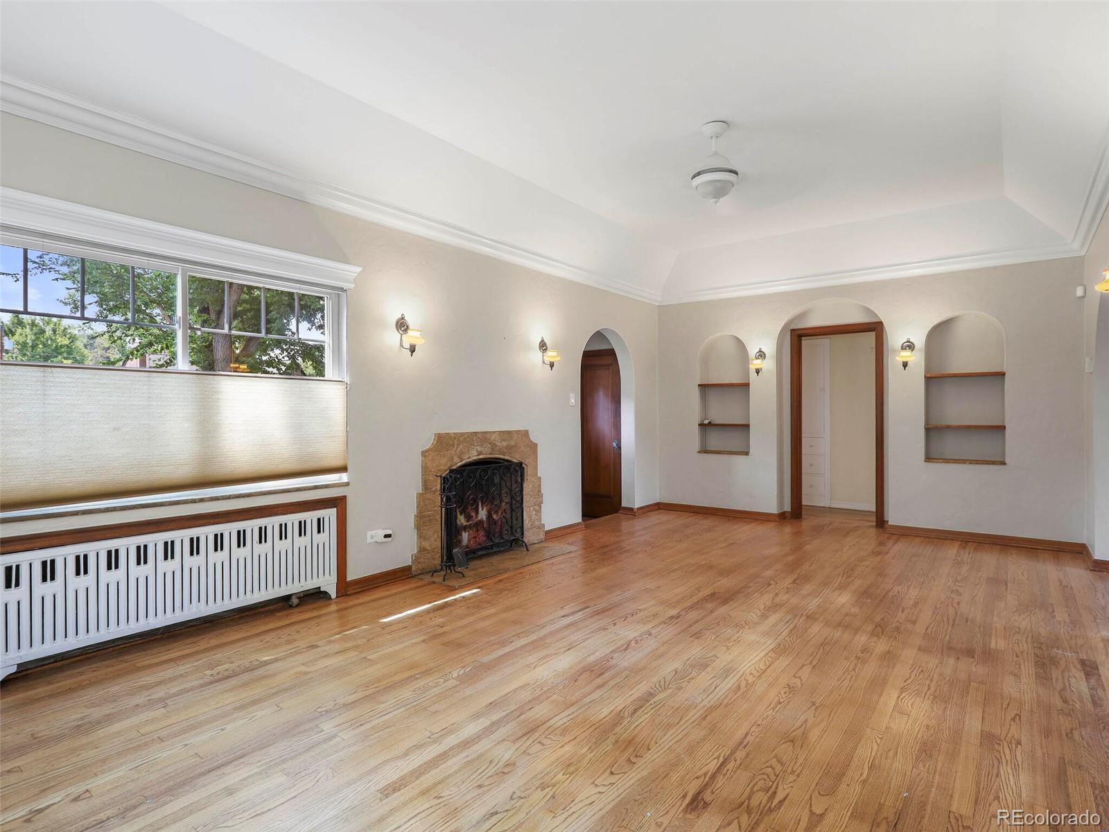 2080 N Locust Street