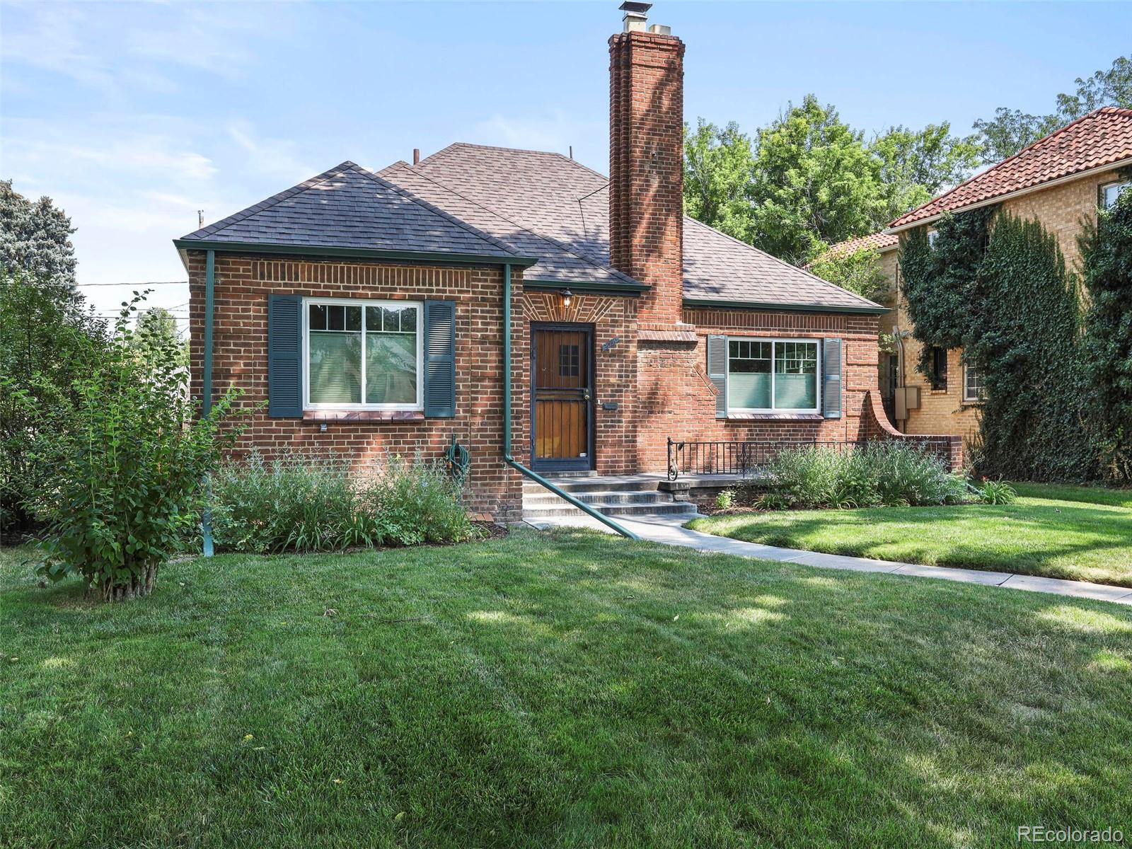 2080 N Locust Street