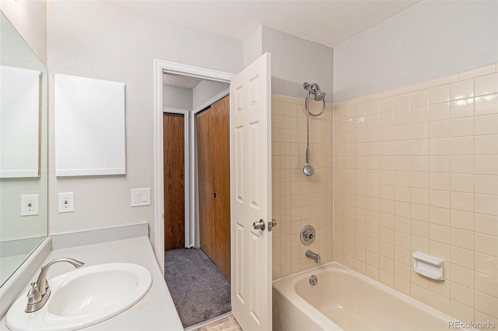 8015 Holland Court Unit: C