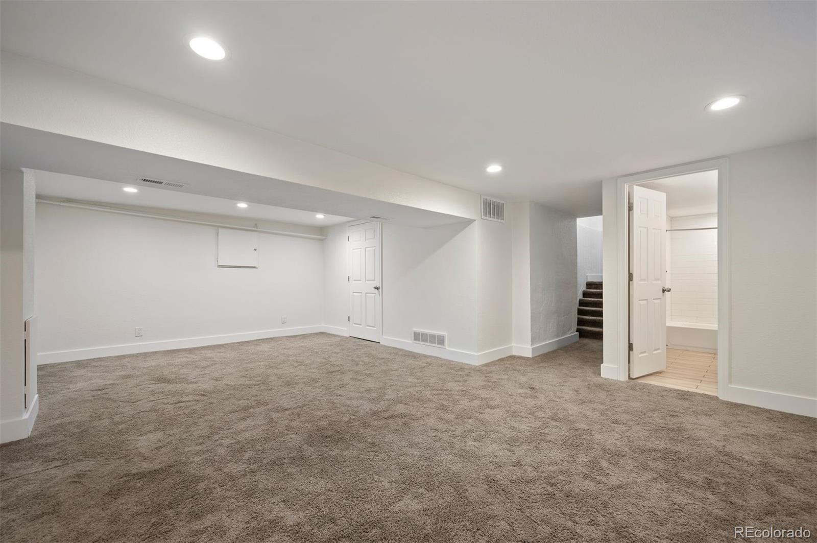 1422 N Quebec Street