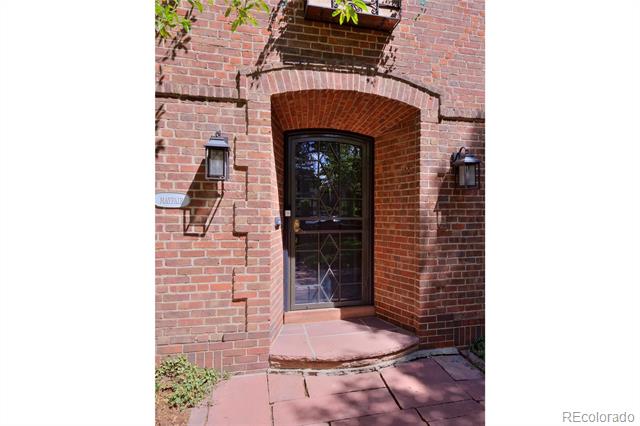 590 Race Street