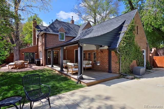 590 Race Street