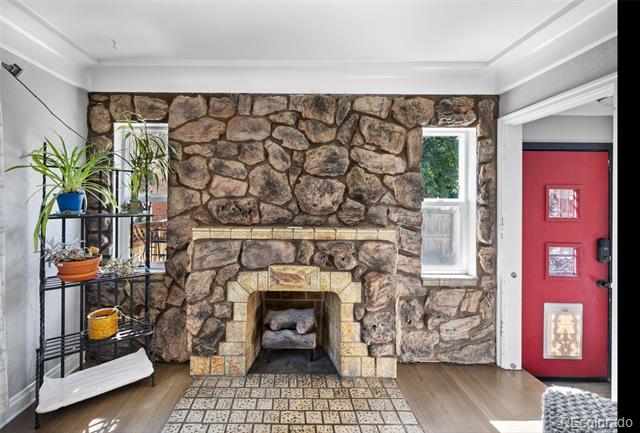 2371 Locust Street