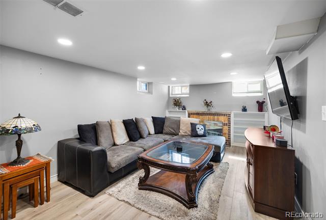 2371 Locust Street