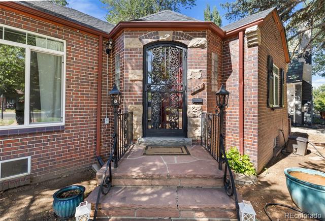 2371 Locust Street