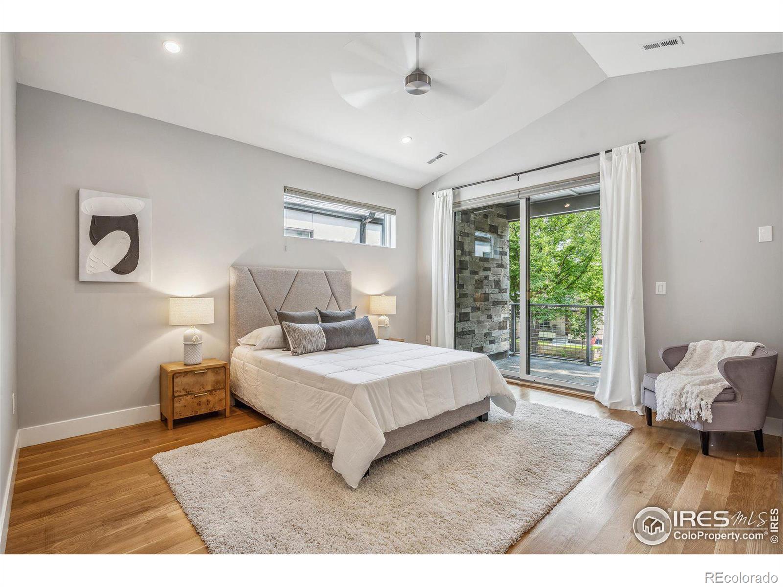 3373 W Moncrieff Place