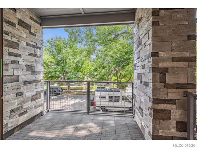 3373 W Moncrieff Place