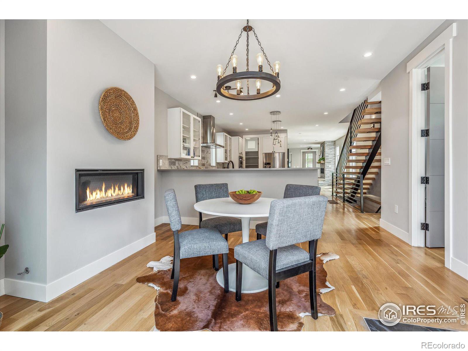 3373 W Moncrieff Place