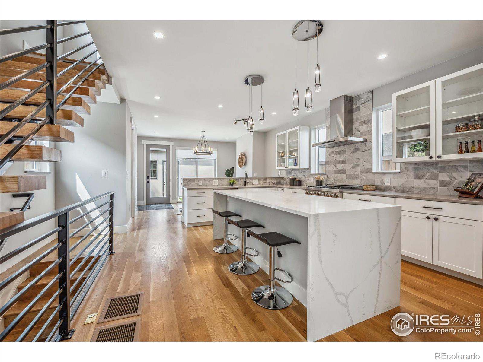 3373 W Moncrieff Place