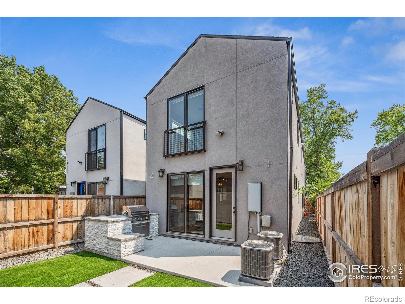 3373 W Moncrieff Place