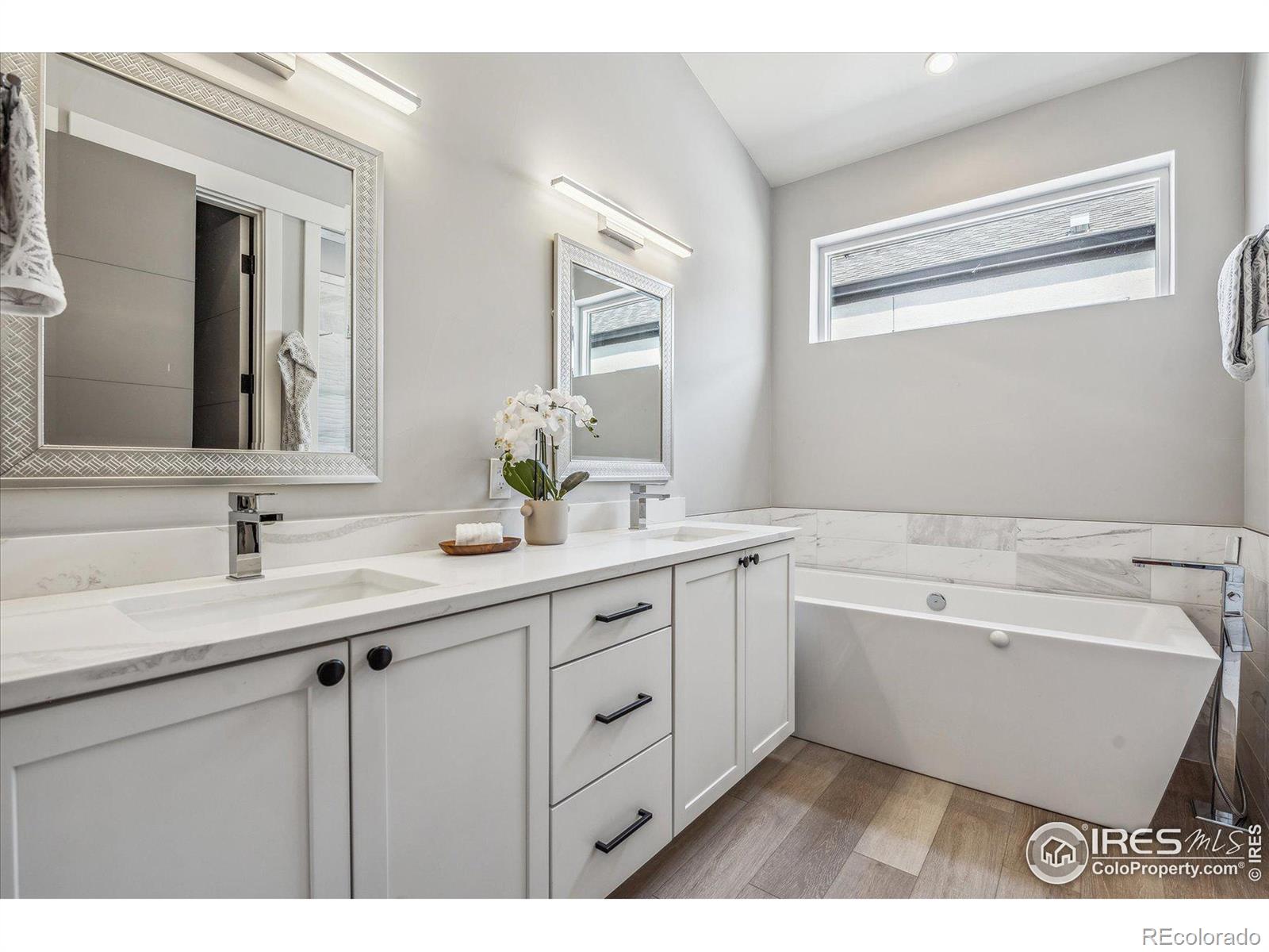 3373 W Moncrieff Place