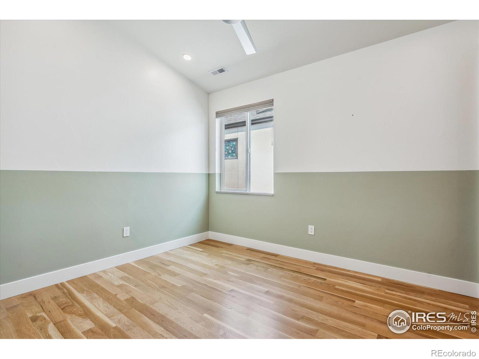 3373 W Moncrieff Place